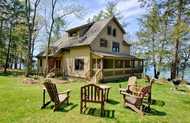 Private Island Retreat w/ views of Singer Castle