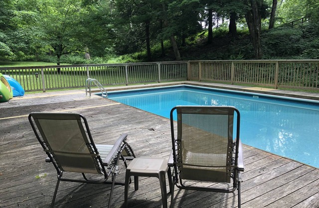 Privater Kurzurlaub in Kent mit Aussicht, Teich und Pool