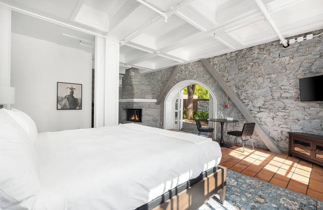 Private King Suite at the Historic Stonehouse Inn!