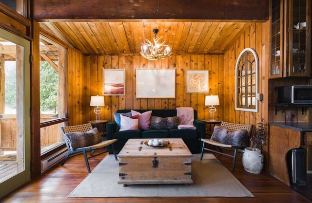 Private Lake Front Cabin for 4