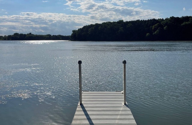 Private lake home less than 1 hour from the cities