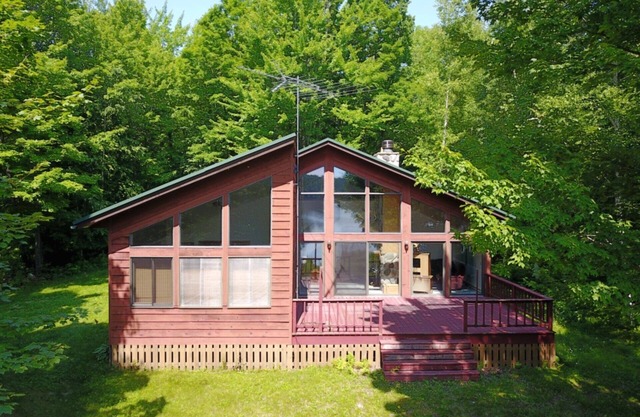 Privates Lake House mit 2200 Fuß Frontage auf 20 Morgen