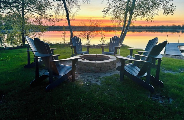 Private Lake House w/Sunrise Views & Game Room, Sleeps 14