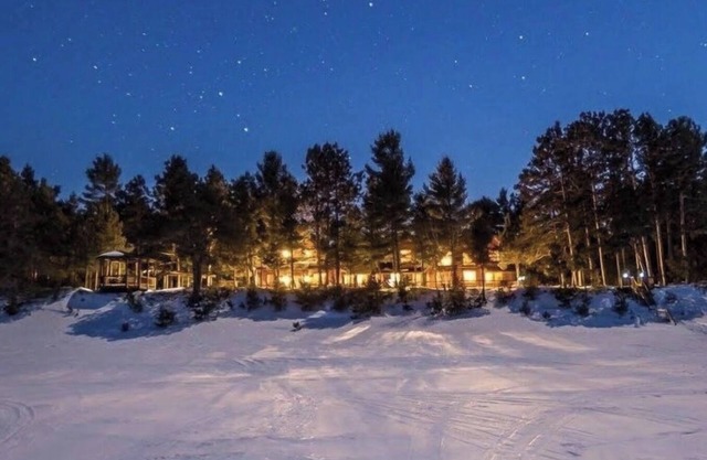 Private Lake Superior Resort Near Munising & Marquette, Sleeps 34, Sauna, Cinema