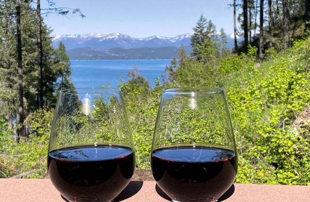 Private Lake View Escape located 4 miles south of Lakeside.