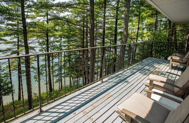 Private Lakefront Escape Near Frontenac Park – Unplug, Unwind, Relax!