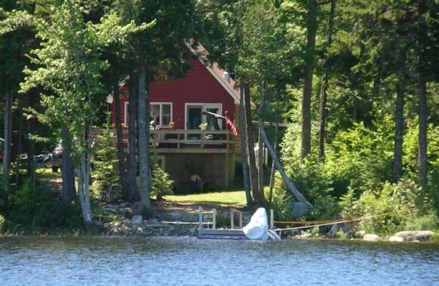 Private Lakefront Retreat auf Junior-See in Lakeville, Maine