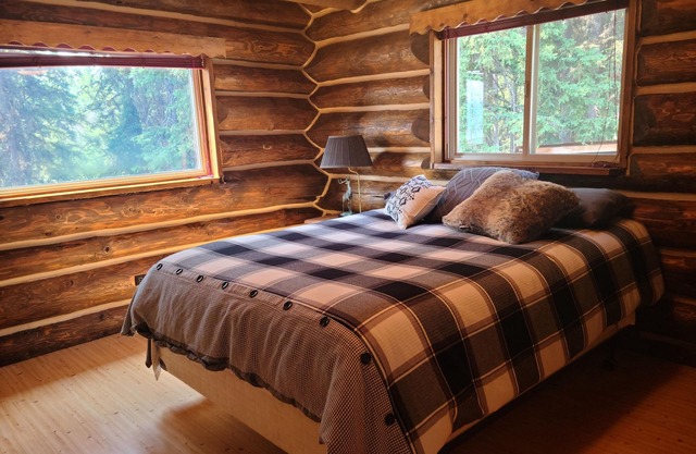 Private location on Beautiful Sheridan Lake
