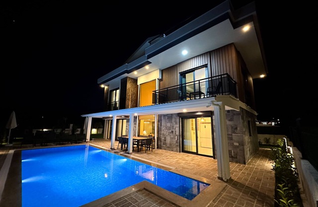 Private Luxury Brand-new Villas - 300 m from the beach