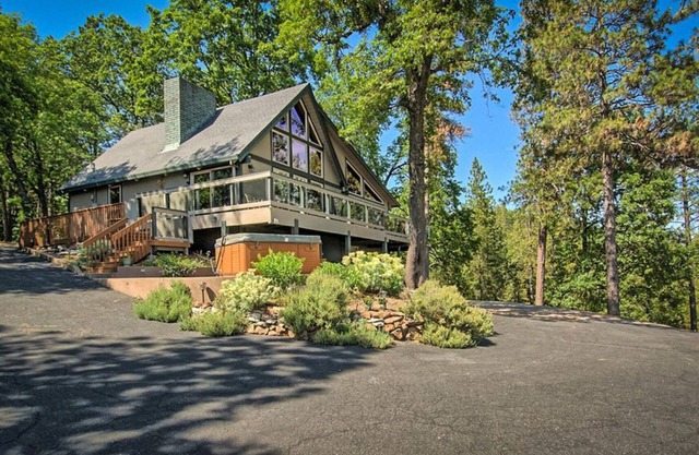 Private Luxus-Custom-Lodge mit bestem Blick auf den Lake Shasta und die Shasta Caverns
