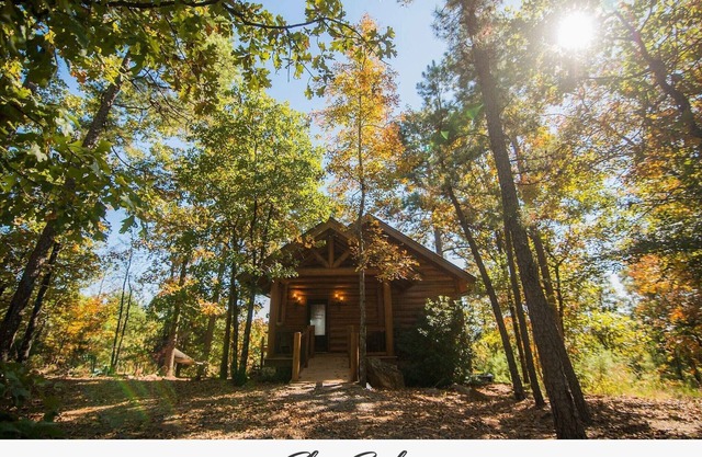 Privates Luxus-Blockhaus mit Whirlpool 20 Minuten westlich von Little Rock