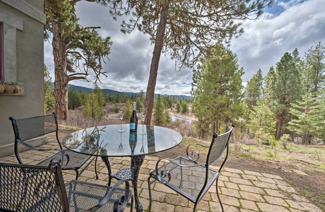 Private McCall Apartment w/ Mountain View!