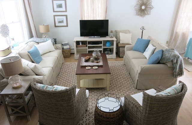 Private Meadow View Family Retreat - 4 BR, AC, Tennis, auf Radweg, großer Garten