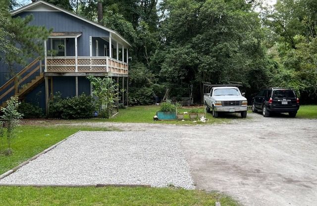 Private midtown getaway 10 mins from Downtown & Wrightsville Beach.