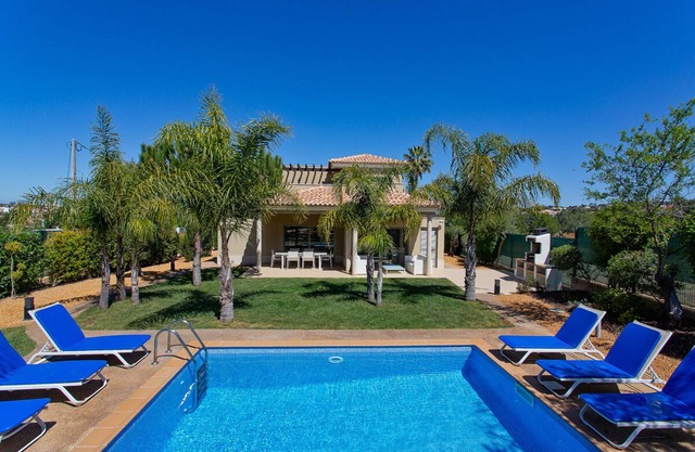 Neue moderne private 3-Bett-Villa mit privatem Pool in Gale, in der Nähe von Albufeira