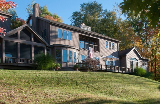 Private, Mountain Retreat with Indoor Pool and Fantastic Westward Mountain Views