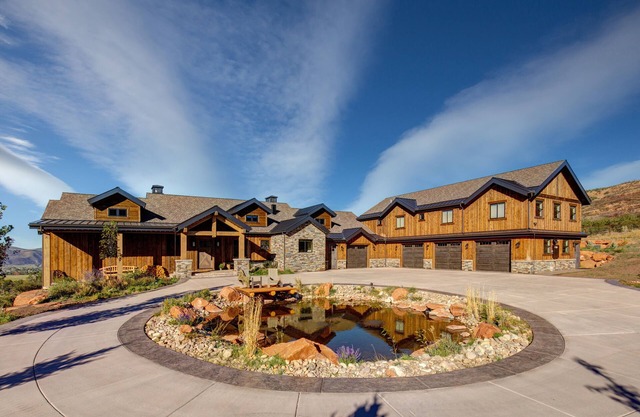 Private Mountain Estate With Acreage - Close to Everything!