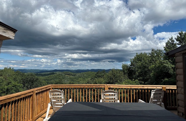 Private Mountain Getaway - Long Range Views - zwischen Brevard & Kassierer
