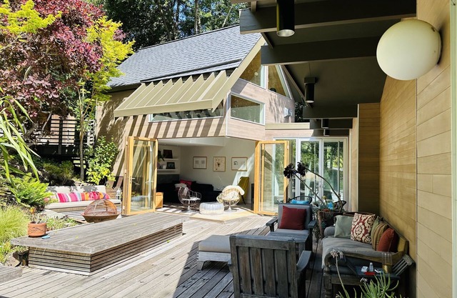 Private Mountain Retreat, yet 5 mins from everything. Live the Marin lifestyle.