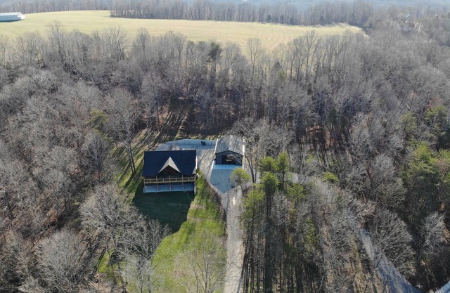 Private New 6-BR Nolin Lake Retreat with Fire Pit and Commercial Ice Maker
