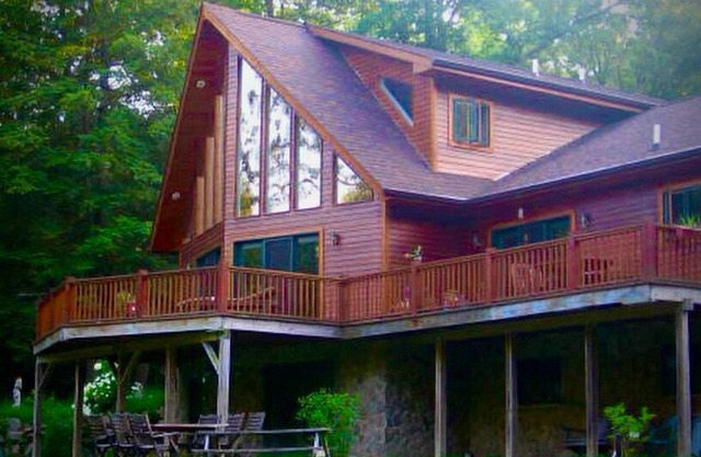 Private New Paltz contemporary in nature paradise