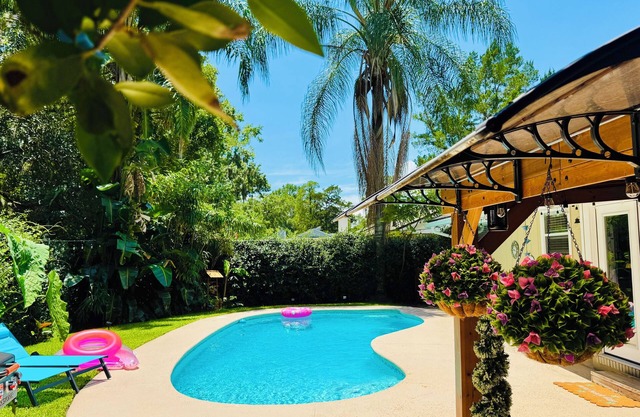 Private Oasis: Pool & Garden Paradise, Grill & Coffee