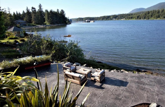 Private Oceanfront Cabin And Hot Tub! - Gww