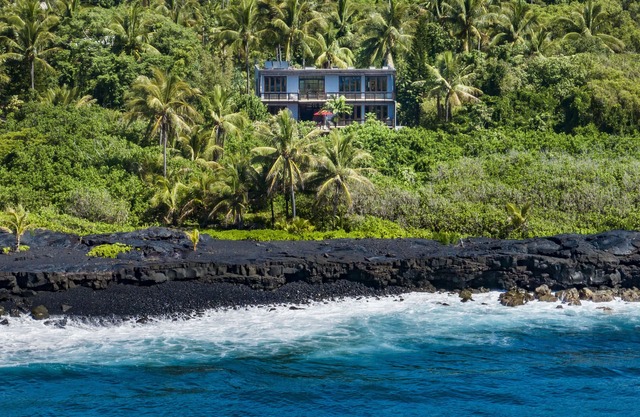 Privates Luxushaus am Meer an der unberührten Küste von Puna