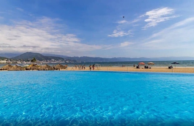 Private Oceanview Spa Tub, Pools, Gym, Game Room!