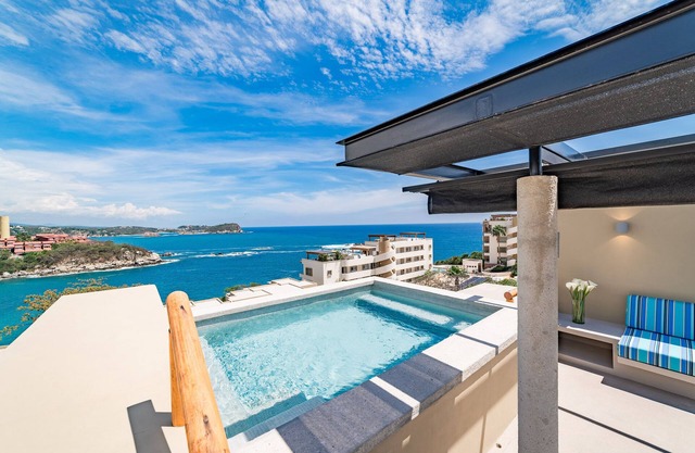 Private Oceanview Splash Pool & Beach Access