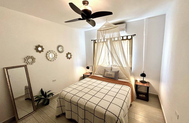 Modern vacation condo in a safe area of BelizeCity, 10 min to center & watertaxi