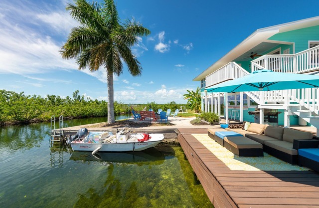 Private Paradise, Waterfront Home - 15 minutes from Key West-28 day minimum stay