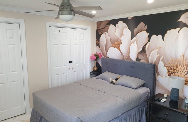 Private, Peaceful, & Cozy, with a view and access to the ocean.