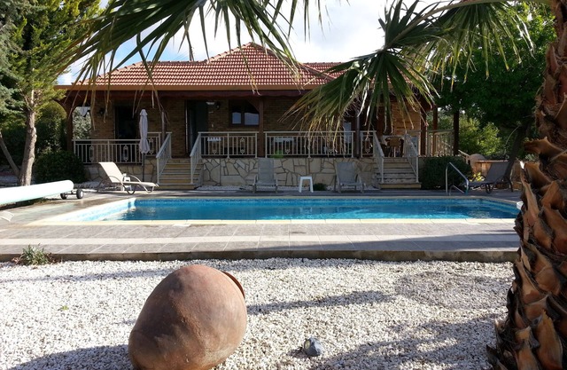Moderne Ruhige Villa Mit Eigenem Pool, Weitreichenden Gärten&Obstbäumen Für Einen Entspannten Urlaub