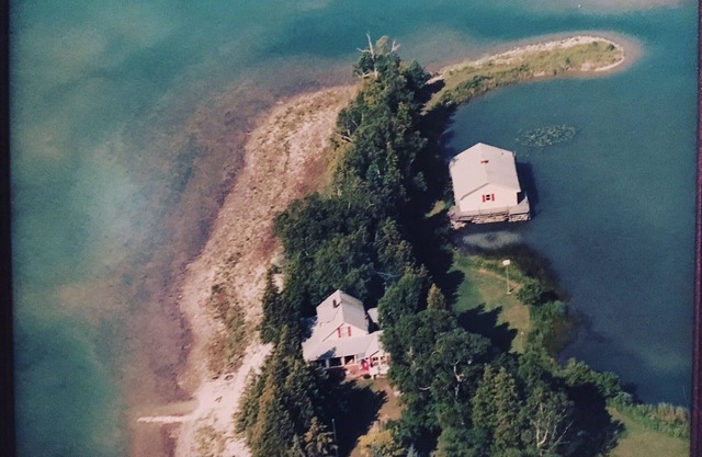 Private Halbinsel in im Stadtzentrum gelegenem Hessel, Les Cheneaux Islands