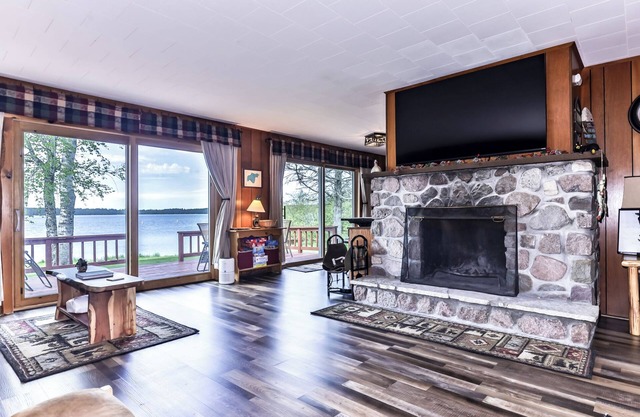 Private, Pet Friendly Vacation Home on Lost Lake