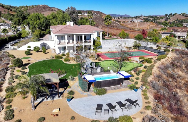 Luxus-Haus neben Weingütern mit Weltklasse-Blick auf Temecula Wine Country
