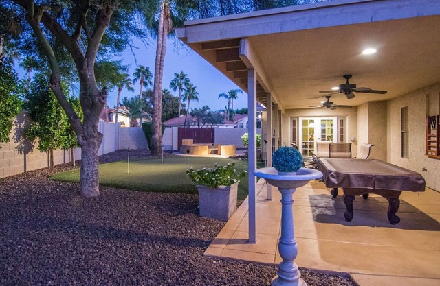 Private Playground: Golf Pool Table and Hot Tub!