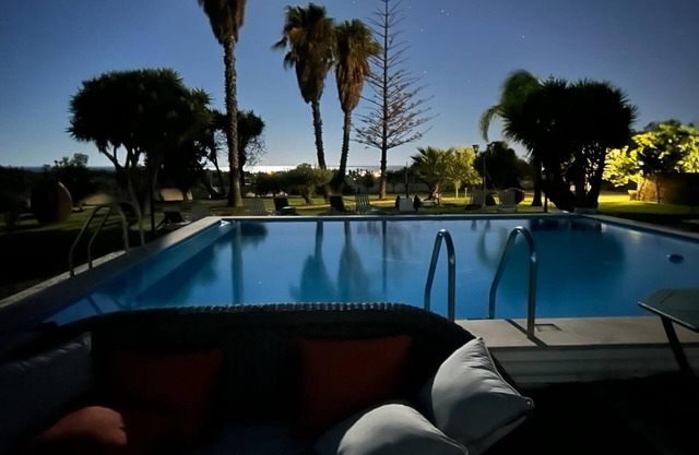 Privater Pool, Whirlpool, Strände und Golfplätze