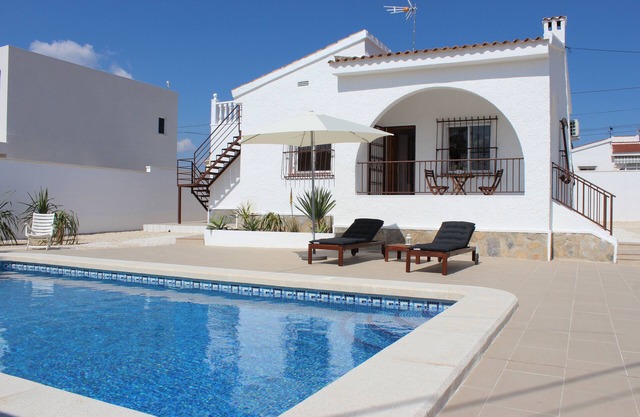 Chalet mit privatem Pool - Villa mit privatem Pool CASA GINER