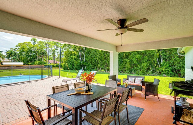 Private Pool & Fire Pit: Home in West Palm Beach!