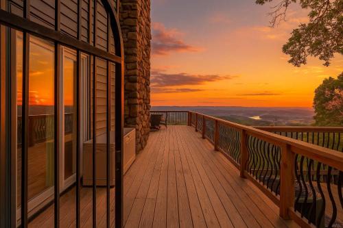 Private Pool Mountain Top Views & Home Theater