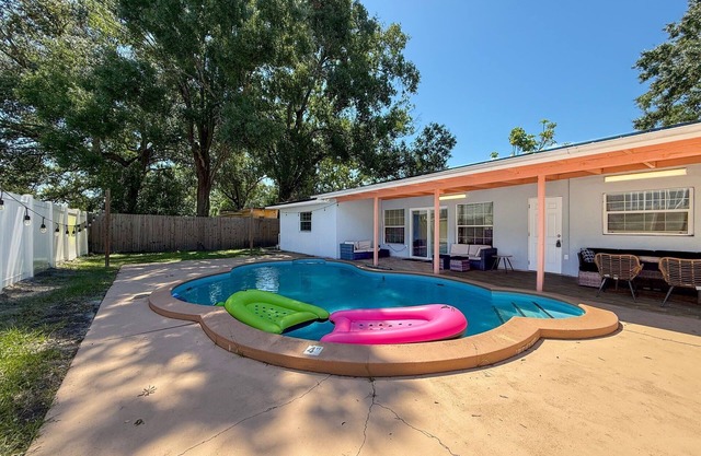 Private Pool | Near Hard Rock Casino | Tampa Home
