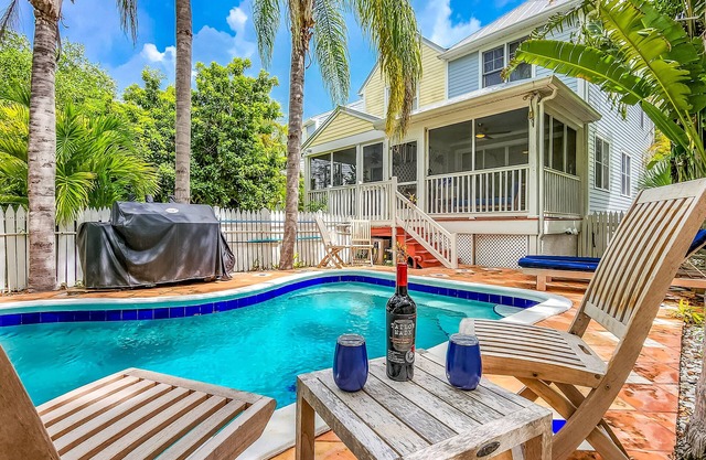 Private Pool, Outdoor Shower, Pet Friendly, in Golf Course- 5 min to Beach