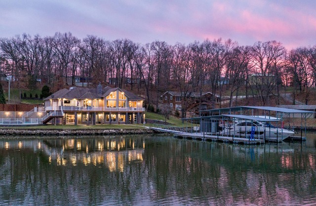 Private Pool & Spa, Outdoor Kitchen, Boat Ramp, Great Views & Flat Lot