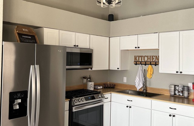Private, Quiet & Cozy *2BR/1BA *Free Wi-Fi *Sleeps 5 *Fully Remodeled