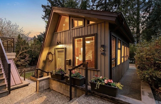 Private Quiet Peaceful Cottage in the Garden