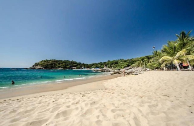 Private & Quite, Ocean Mountain Home, Private Pool, Air, Queen Bed, Beach.