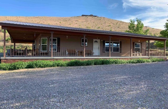 Privates Ranchhaus mit Aussicht Tag UND Nacht!