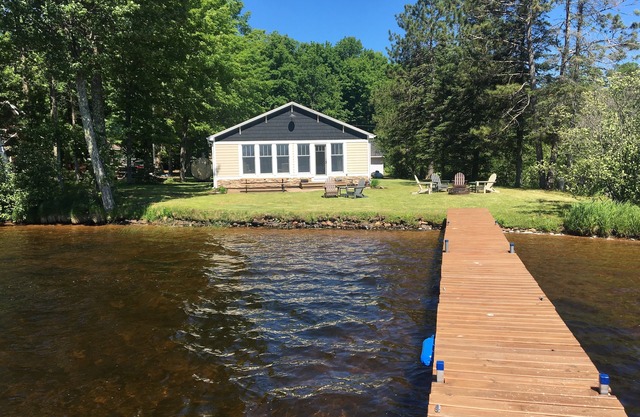Privates, renoviertes Cottage am Seeufer, Lake Namakagon, Chequamegon Nat. Wald